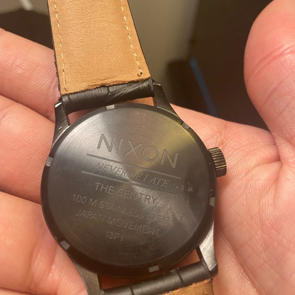 Nixon watch - Picture 3 of 4